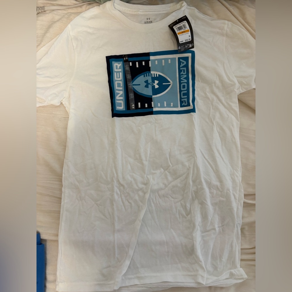 Under Armour Men's White Tee with Blue Graphic